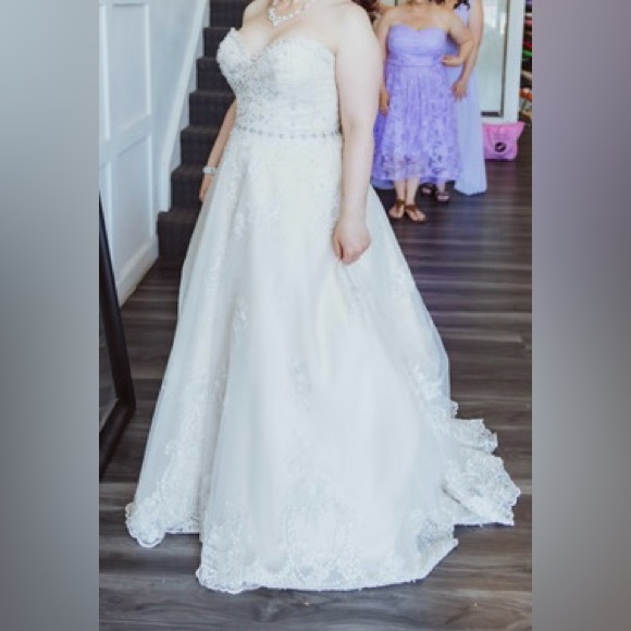 Maggie Sottero Reba 7MS335 in a size 14 - Picture 4 of 7